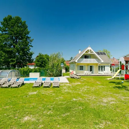Holiday home Sapphire By Interhome *
